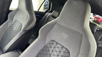 Volkswagen Golf 2.0 TDI R-Line Hatchback 5dr Diesel DSG Euro 6 (s/s) (150 ps)