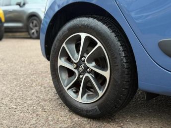 Hyundai i10 1.2 Premium Hatchback 5dr Petrol Auto Euro 6 (87 ps)