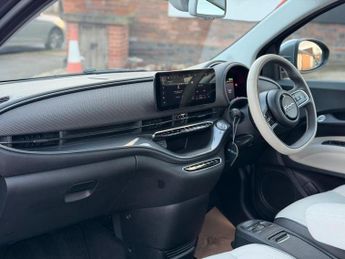 Fiat 500e 42kWh La Prima Hatchback 3dr Electric Auto (118 ps)