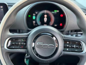 Fiat 500e 42kWh La Prima Hatchback 3dr Electric Auto (118 ps)