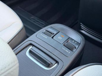 Fiat 500e 42kWh La Prima Hatchback 3dr Electric Auto (118 ps)