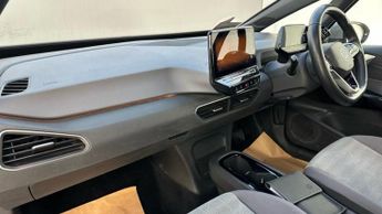 Volkswagen ID.3 Pro Performance 58kWh Life Hatchback 5dr Electric Auto (204 ps)