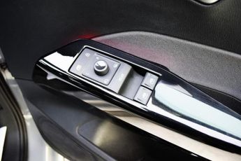 Volkswagen ID.3 Pro Performance 58kWh Life Hatchback 5dr Electric Auto (204 ps)