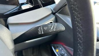 Volkswagen ID.3 Pro Performance 58kWh Life Hatchback 5dr Electric Auto (204 ps)