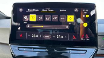 Volkswagen ID.3 Pro Performance 58kWh Life Hatchback 5dr Electric Auto (204 ps)