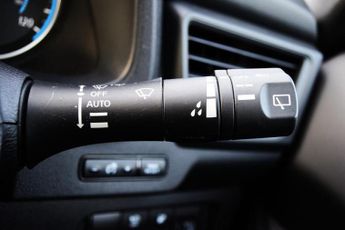 Nissan Leaf 39kWh Acenta Hatchback 5dr Electric Auto (150 ps)