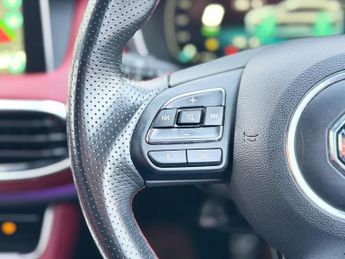 MG MG HS 1.5 T-GDI 16.6kWh Trophy Auto Euro 6 (s/s) 5dr