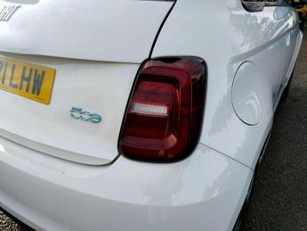 Fiat 500e 42kWh Passion Auto 3dr