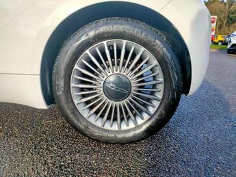 Fiat 500e 42kWh Passion Auto 3dr