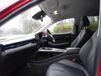 MG MG5 61.1kWh Trophy Long Range Auto 5dr