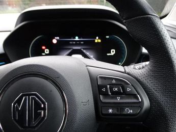 MG MG5 61.1kWh Trophy Long Range Auto 5dr