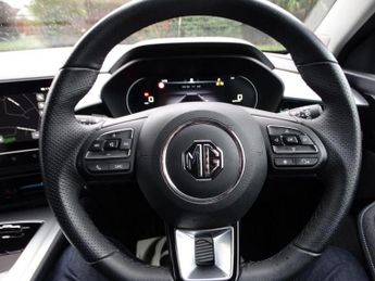 MG MG5 61.1kWh Trophy Long Range Auto 5dr