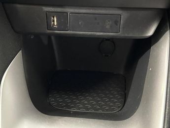 Toyota YARIS 1.5 Hybrid Design 5dr CVT