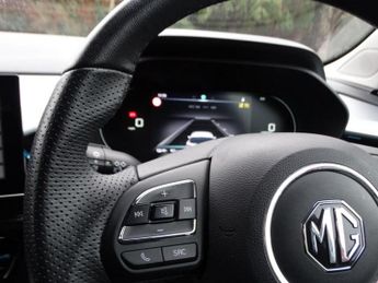 MG MG5 61.1kWh Trophy Long Range Auto 5dr