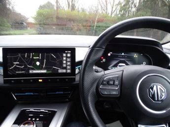 MG MG5 61.1kWh Trophy Long Range Auto 5dr