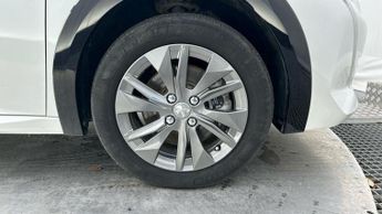 Peugeot E-208 50kWh Allure Premium Hatchback 5dr Electric Auto (136 ps)