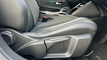 Peugeot E-208 50kWh Allure Premium Hatchback 5dr Electric Auto (136 ps)