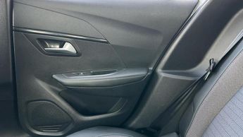 Peugeot E-208 50kWh Allure Premium Hatchback 5dr Electric Auto (136 ps)