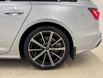 Audi A6 Avant 2.0 TDI 40 Black Edition Estate 5dr Diesel S Tronic quattro | Fu