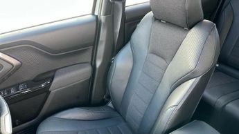 Suzuki e Vitara 61kWh Ultra SUV 5dr Electric Auto (174 ps)