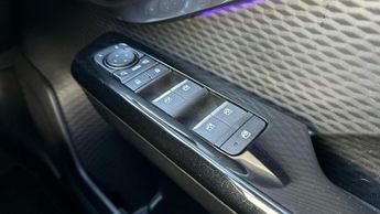 Suzuki e Vitara 61kWh Ultra SUV 5dr Electric Auto (174 ps)