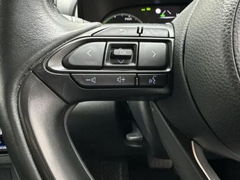 Toyota Yaris Icon Hev Cvt