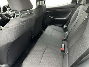 Toyota Yaris Icon Hev Cvt