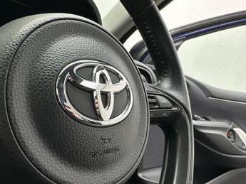 Toyota Yaris Icon Hev Cvt