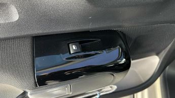 Citroen C3 1.2 PureTech PLUS Hatchback 5dr Petrol EAT6 Euro 6 (s/s) (110 ps