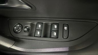 Peugeot E-2008 50kWh Allure Premium + SUV 5dr Electric Auto (7kW Charger) (136 