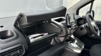 Citroen e-Berlingo 52kWh PLUS XL MPV 5dr Electric Auto (7.4kW Charger) (136 ps)