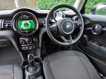 Mini Hatch 1.5 Cooper Classic Hatchback 3dr Petrol Steptronic Euro 6 (s/s) 