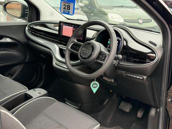 Fiat 500e 42kWh Icon Hatchback 3dr Electric Auto (118 ps)