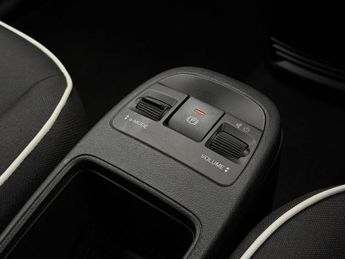 Fiat 500e 42kWh Icon Hatchback 3dr Electric Auto (118 ps)