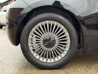 Fiat 500e 42kWh Icon Hatchback 3dr Electric Auto (118 ps)