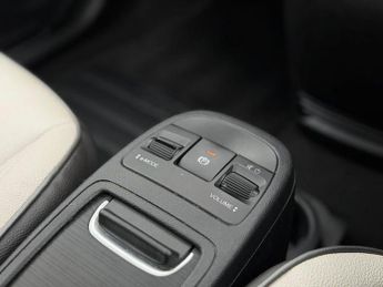 Fiat 500e 42kWh La Prima Hatchback 3dr Electric Auto (118 ps)