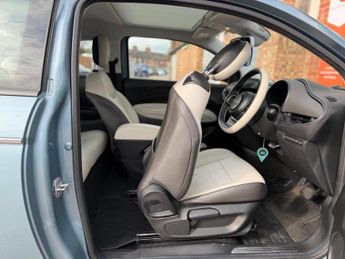 Fiat 500e 42kWh La Prima Hatchback 3dr Electric Auto (118 ps)