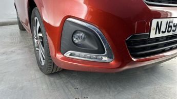 Peugeot 108 1.0 Collection Top! 5dr Petrol 2 Tronic Euro 6 (s/s) (72 ps)