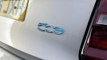 Fiat 500e 42kWh Giorgio Armani Hatchback 3dr Electric Auto (118 ps)