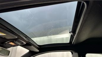 Fiat 500e 42kWh Giorgio Armani Hatchback 3dr Electric Auto (118 ps)