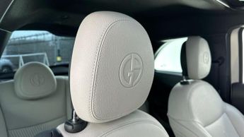 Fiat 500e 42kWh Giorgio Armani Hatchback 3dr Electric Auto (118 ps)