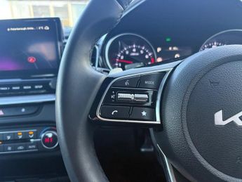 Kia XCeed 1.0 T-GDi 48V DCT PURE