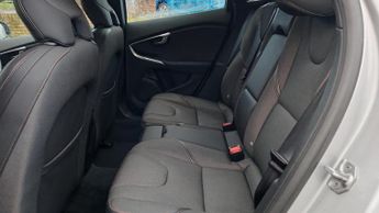 Volvo V40 Cross Country 1.5 T3 Nav Plus Hatchback 5dr Petrol Auto Euro 6 (s/s) (152 ps)