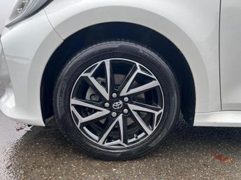 Toyota Yaris 1.5 VVT-h Design E-CVT Euro 6 (s/s) 5dr