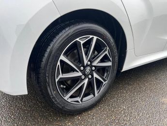 Toyota Yaris 1.5 VVT-h Design E-CVT Euro 6 (s/s) 5dr