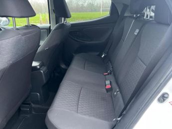 Toyota Yaris 1.5 VVT-h Design E-CVT Euro 6 (s/s) 5dr
