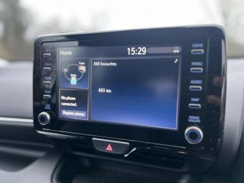 Toyota Yaris 1.5 VVT-h Design E-CVT Euro 6 (s/s) 5dr