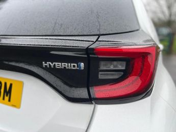 Toyota Yaris 1.5 VVT-h Design E-CVT Euro 6 (s/s) 5dr