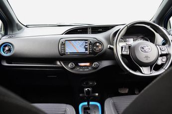 Toyota Yaris 1.5 VVT-h Grey Bi-Tone Hatchback 5dr Petrol Hybrid E-CVT Euro 6 