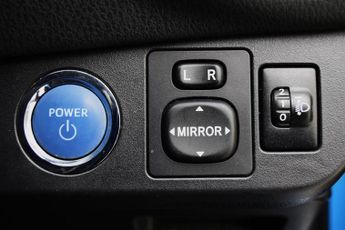 Toyota Yaris 1.5 VVT-h Grey Bi-Tone Hatchback 5dr Petrol Hybrid E-CVT Euro 6 